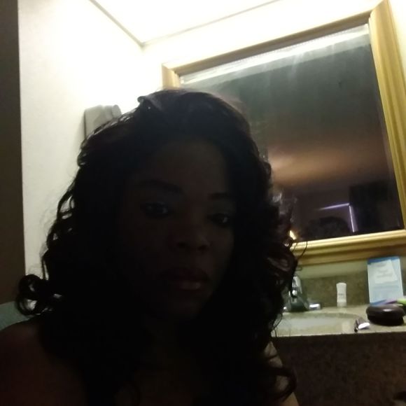 Meet your Posher, Shonia - Picture 1 of 1